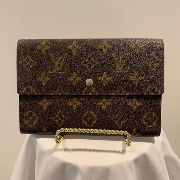 Louis Vuitton Handbags - Louis Vuitton Monogram Pochette Passeport Trifold Wallet /R0873